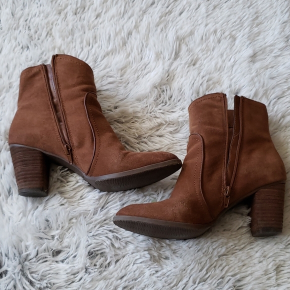 G.H. Bass & co booties - Picture 4 of 7